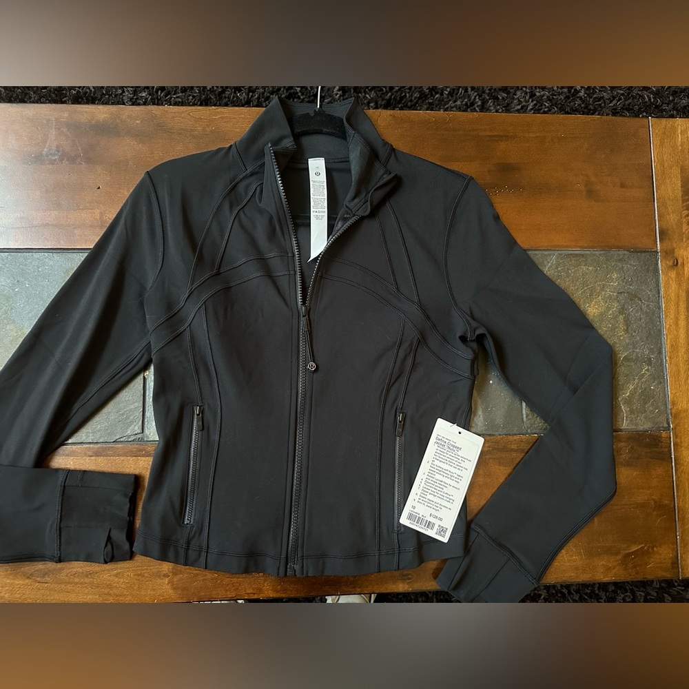 Lululemon Cropped black define size 10 nulu